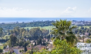 Moderne frontline golf villa te koop in Marbella – Benahavis met spectaculair panoramisch golf-, zee- en bergzicht 42