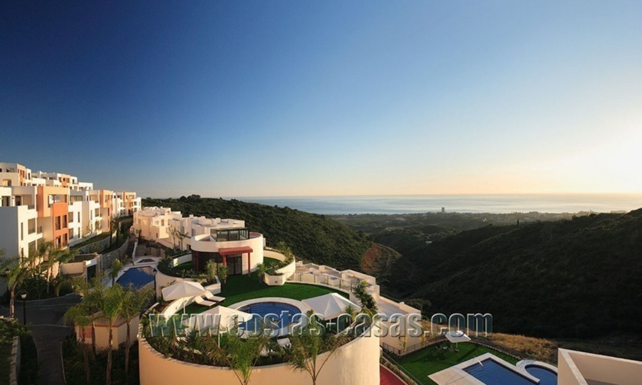 Een modern penthouse te koop in een luxe resort in Marbella 21