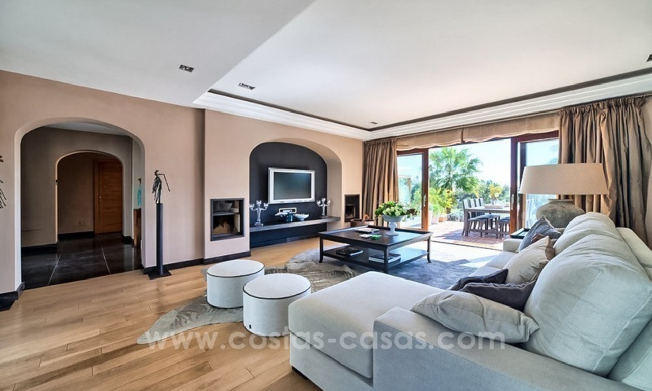 Modern gerenoveerde villa te koop, eerstelijn golf in Benahavis – Marbella 15