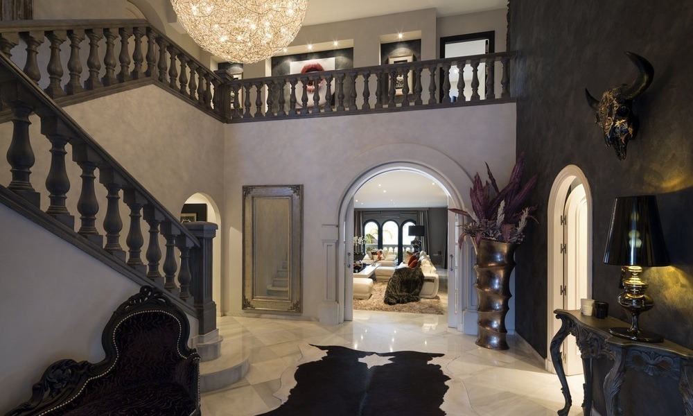Marbella - Benahavis te koop: Volledig gerenoveerde Villa met panoramisch zeezicht 431