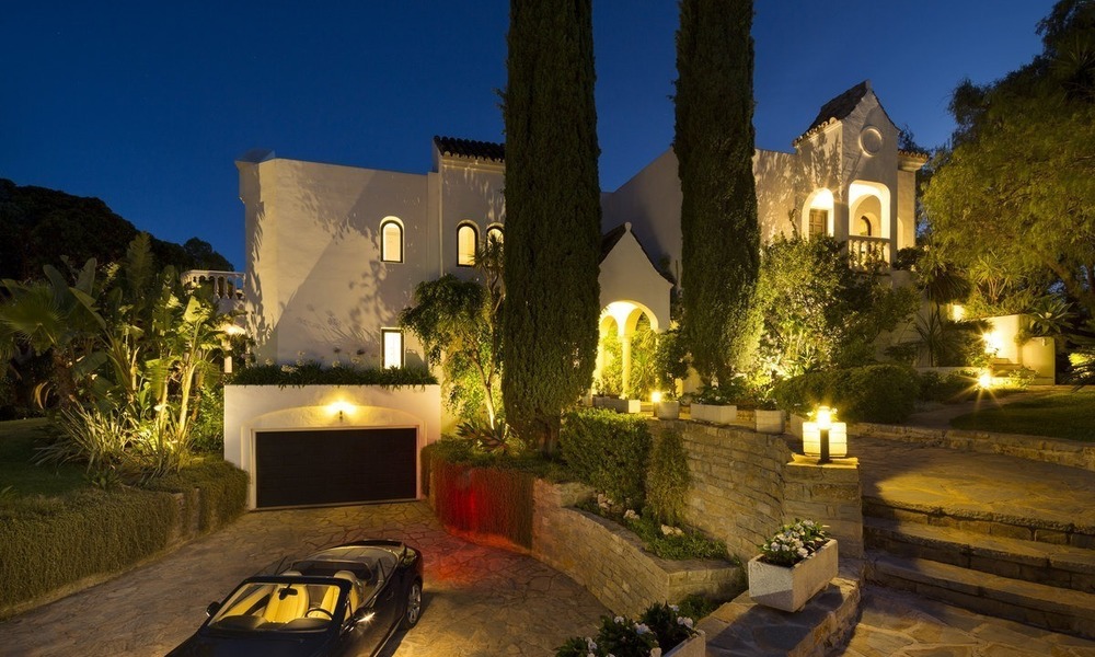 Marbella - Benahavis te koop: Volledig gerenoveerde Villa met panoramisch zeezicht 432