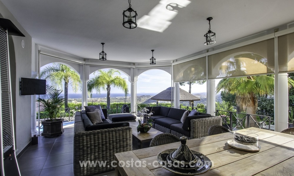Marbella - Benahavis te koop: Volledig gerenoveerde Villa met panoramisch zeezicht 418
