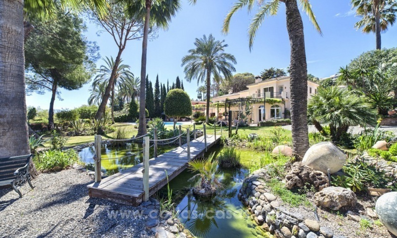 Exclusieve frontline golf villa te koop, eerstelijn Golf, Nueva Andalucia, Marbella 2