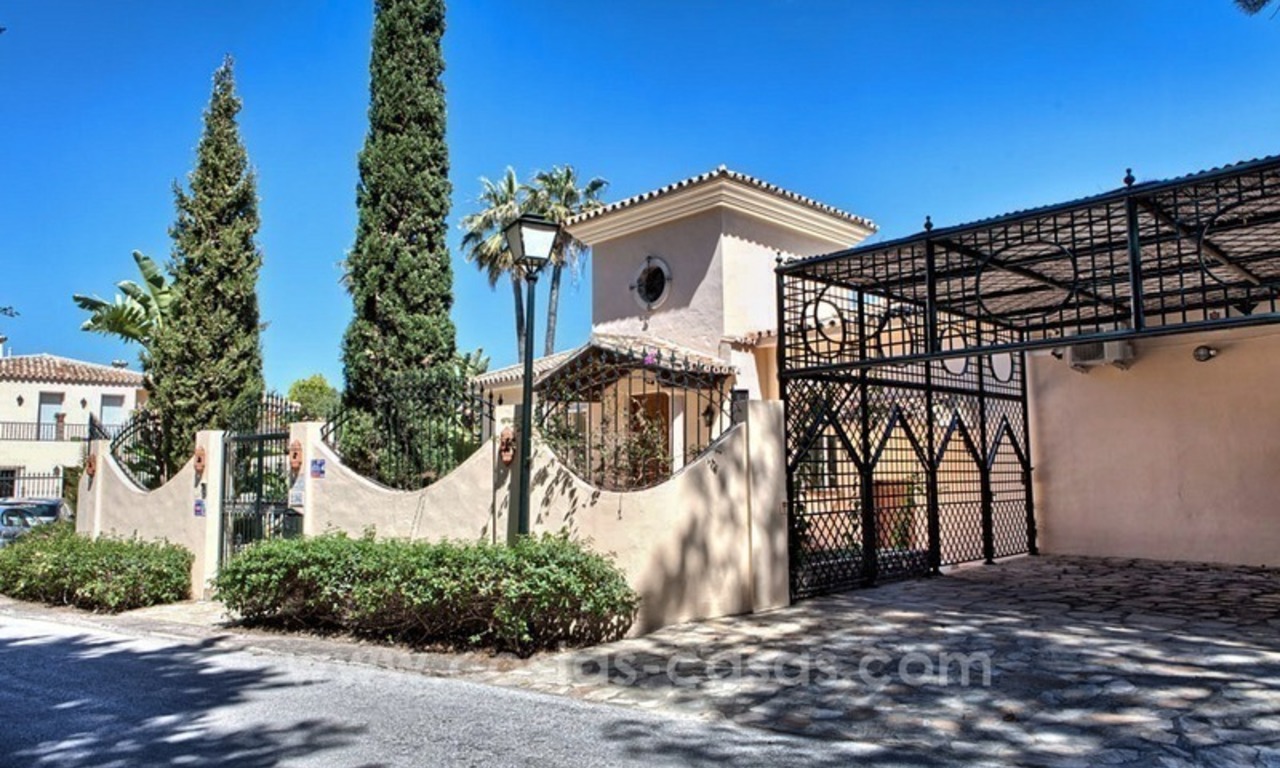 Exclusieve frontline golf villa te koop, eerstelijn Golf, Nueva Andalucia, Marbella 8