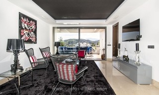 Te koop in Marbella - Benahavís: Ruim modern, luxe golf appartement 15