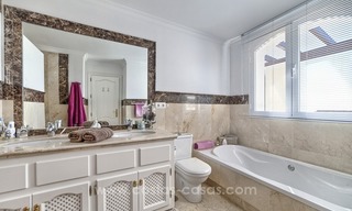 Luxe villa te koop met adembenemend zeezicht, boven de Golden Mile te Marbella 24