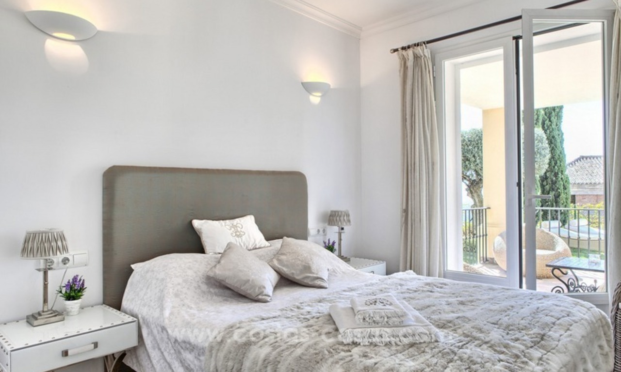 Luxe villa te koop met adembenemend zeezicht, boven de Golden Mile te Marbella 19