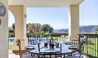 Luxe villa te koop met adembenemend zeezicht, boven de Golden Mile te Marbella 6