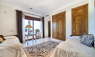 Luxe villa te koop met zeezicht in Benahavis - Marbella 15