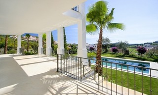 Luxe villa te koop met golf- en zeezicht in Benahavis - Marbella 4
