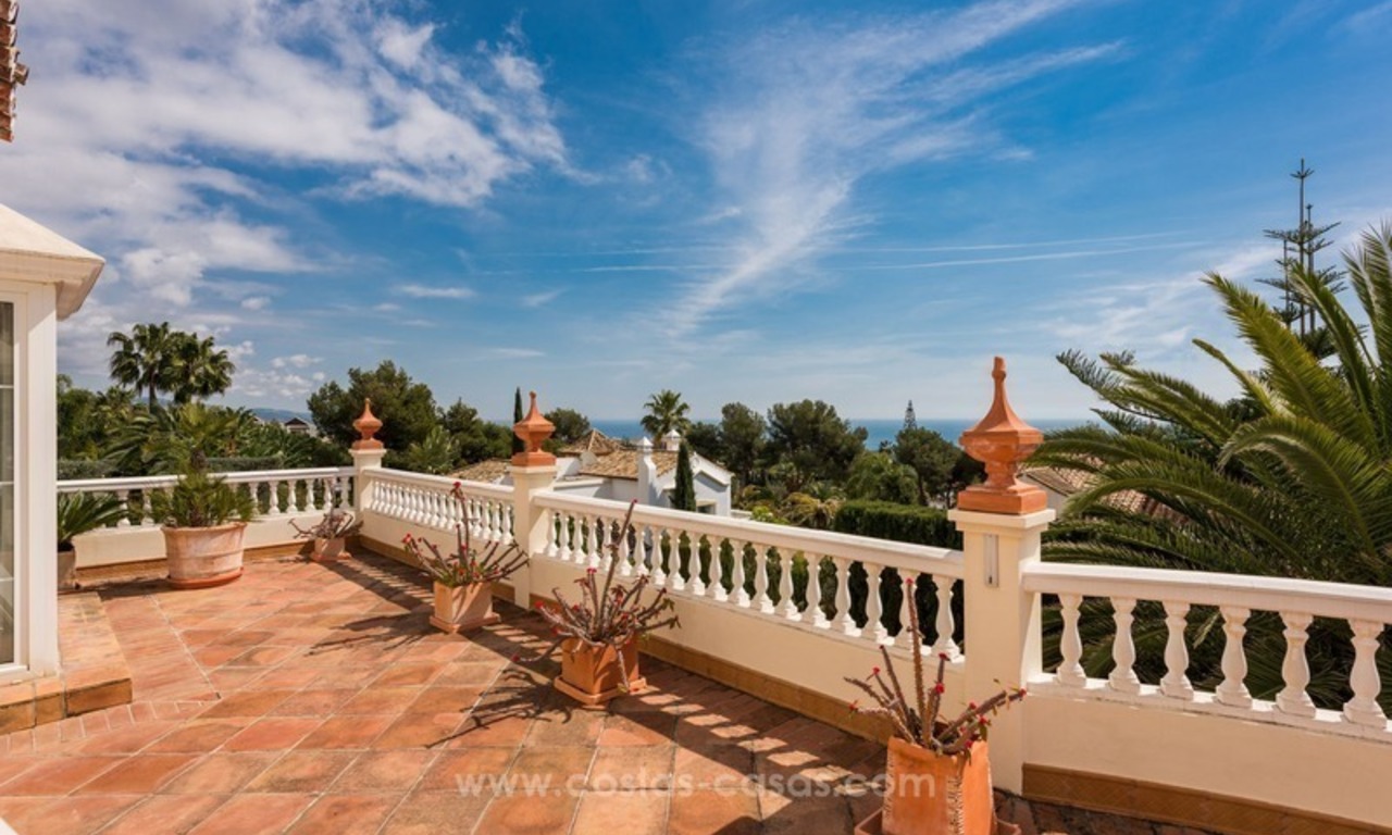 Te koop in Sierra Blanca, Golden Mile, Marbella: Elegante luxe villa in traditionele stijl 15