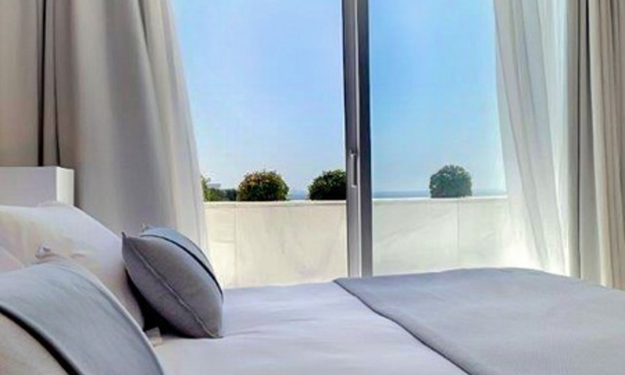 Luxe penthouse appartement te koop, eerstelijn strand op de Golden Mile, Marbella centrum 10