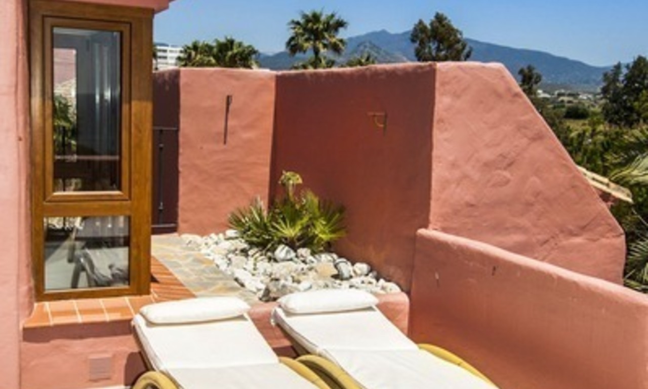 Luxe eerstelijnstrand penthouse appartement te koop op de New Golden Mile tussen Marbella en Estepona 15