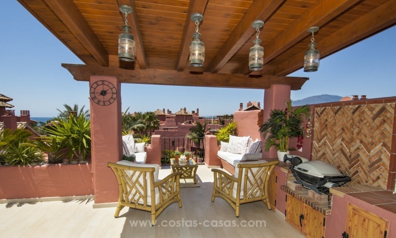 Luxe eerstelijnstrand penthouse appartement te koop op de New Golden Mile tussen Marbella en Estepona 5