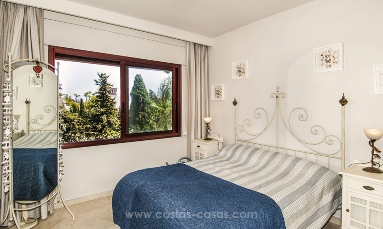 Luxe eerstelijnstrand penthouse appartement te koop op de New Golden Mile tussen Marbella en Estepona 33