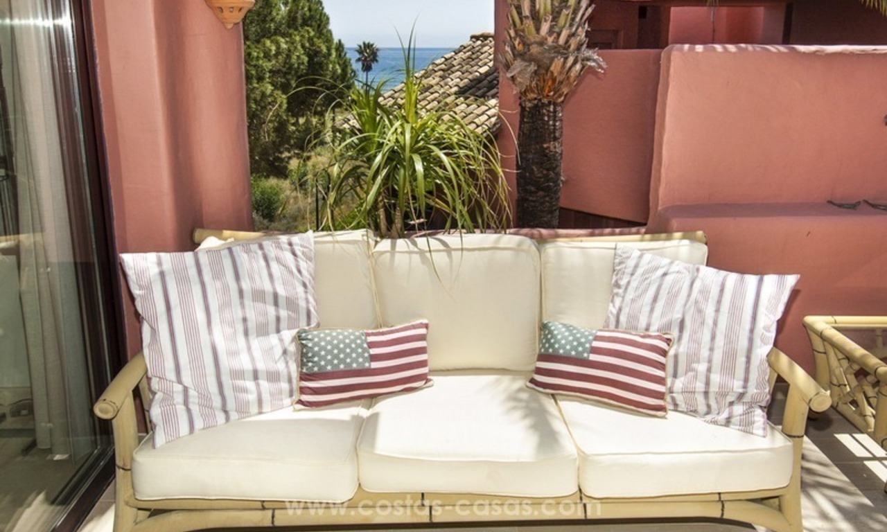 Luxe eerstelijnstrand penthouse appartement te koop op de New Golden Mile tussen Marbella en Estepona 27