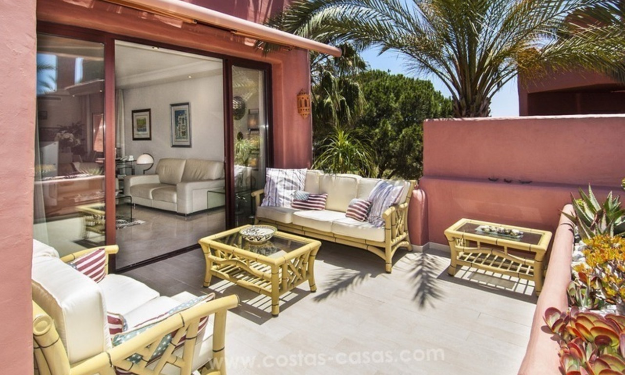 Luxe eerstelijnstrand penthouse appartement te koop op de New Golden Mile tussen Marbella en Estepona 26