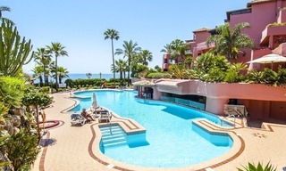 Luxe eerstelijnstrand penthouse appartement te koop op de New Golden Mile tussen Marbella en Estepona 40