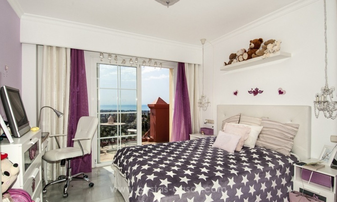 Te koop in Marbella – Benahavis: Penthouse Appartement met 3 slaapkamers en panoramisch zeezicht 15