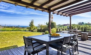Stijlvol gerenoveerde villa – finca te koop in Estepona, Costa del Sol 6