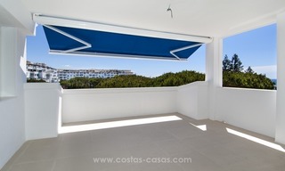 Te koop in Playas del Duque, Puerto banus: Gerenoveerd luxe appartement met zeezicht 7