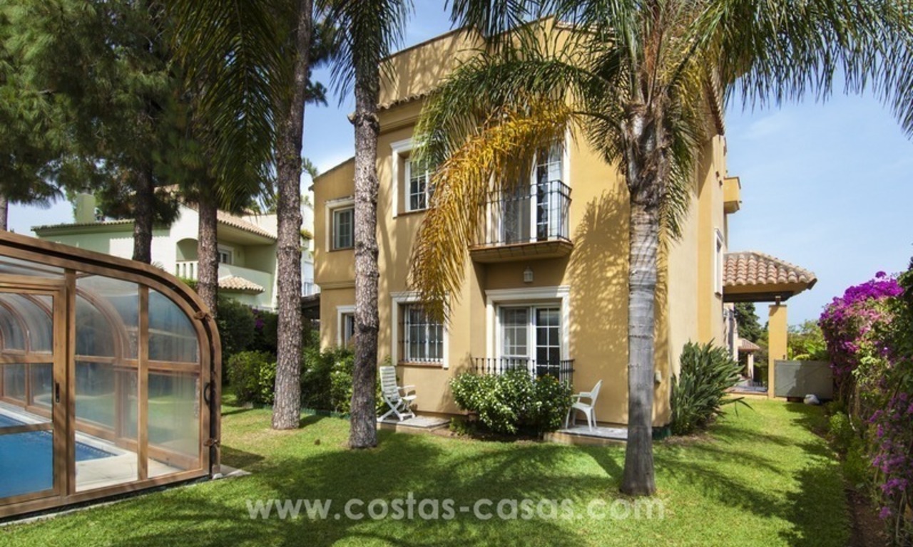 Luxe villa te koop in Marbella centrum 0