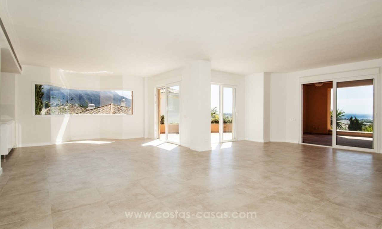 Marbella – Nueva Andalucia Te Koop: Prachtig en volledig gerenoveerd riant Appartement in een zeer gegeerd complex 9