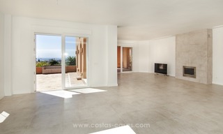 Marbella – Nueva Andalucia Te Koop: Prachtig en volledig gerenoveerd riant Appartement in een zeer gegeerd complex 13