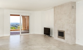 Marbella – Nueva Andalucia Te Koop: Prachtig en volledig gerenoveerd riant Appartement in een zeer gegeerd complex 14
