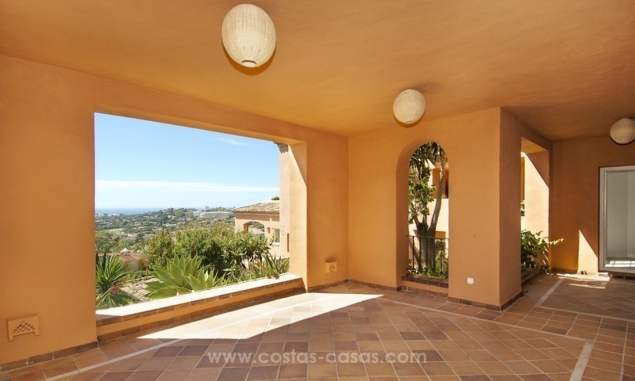 Marbella – Nueva Andalucia Te Koop: Prachtig en volledig gerenoveerd riant Appartement in een zeer gegeerd complex 17