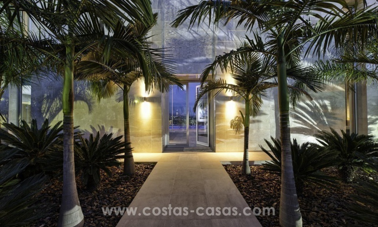 Moderne villa te koop in Nueva Andalucia met prachtig uitzicht in Marbella 10