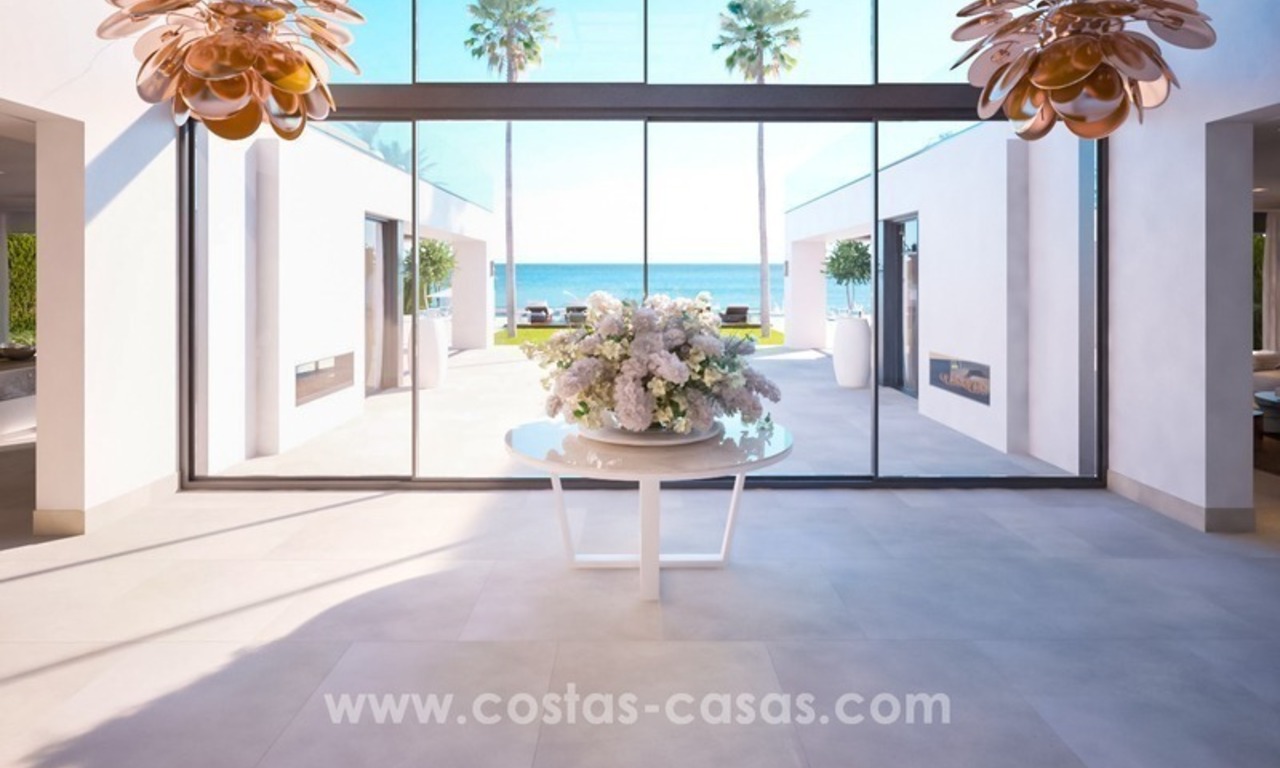 Nieuwe Moderne Eerstelijn strand Villa te koop, New Golden Mile, Marbella - Estepona 15