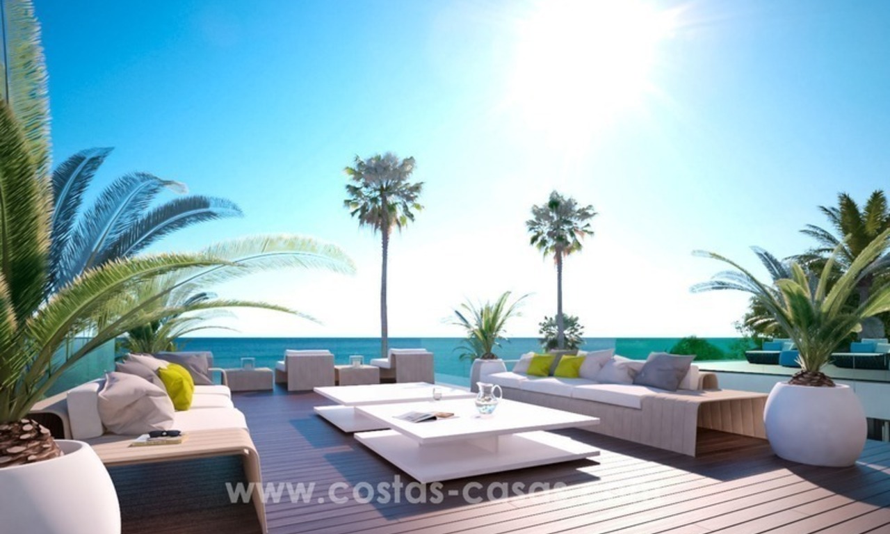 Nieuwe Moderne Eerstelijn strand Villa te koop, New Golden Mile, Marbella - Estepona 7