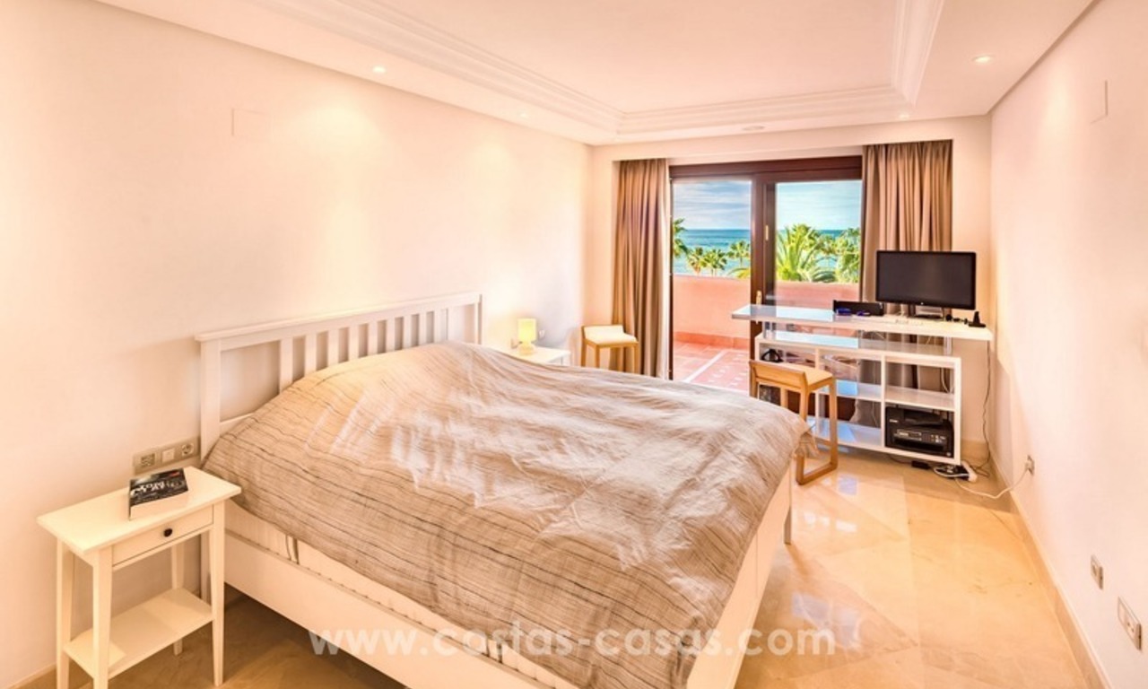 Eerstelijn strand penthouse appartement te koop op de New Golden Mile, Marbella - Estepona 14