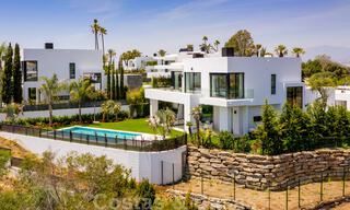 VERKOCHT. Opportuniteit! Laatste villa! Nieuwe moderne villa te koop aan de Golden Mile in Marbella. In een gated en beveiligd complex. Hoge korting! 30189 