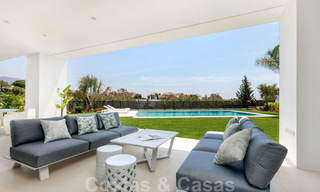 VERKOCHT. Opportuniteit! Laatste villa! Nieuwe moderne villa te koop aan de Golden Mile in Marbella. In een gated en beveiligd complex. Hoge korting! 30198 