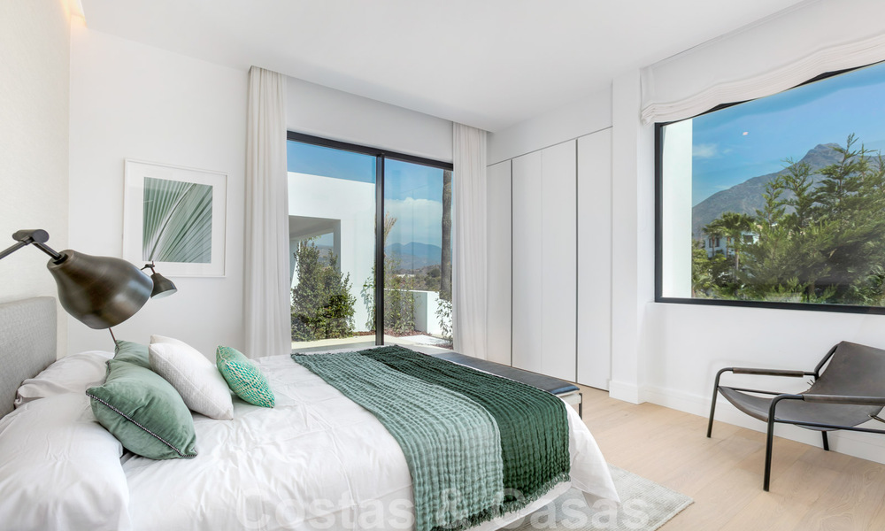 VERKOCHT. Opportuniteit! Laatste villa! Nieuwe moderne villa te koop aan de Golden Mile in Marbella. In een gated en beveiligd complex. Hoge korting! 30209