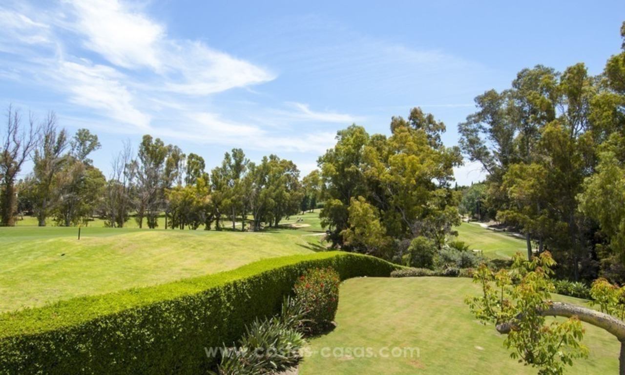 Eerstelijn golf design villa te koop in Nueva Andalucia, Marbella 11