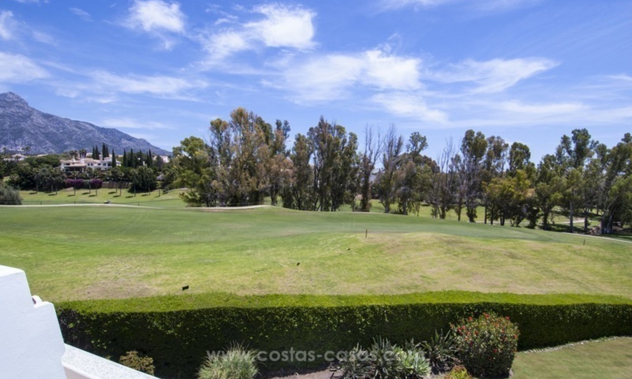 Eerstelijn golf design villa te koop in Nueva Andalucia, Marbella 9