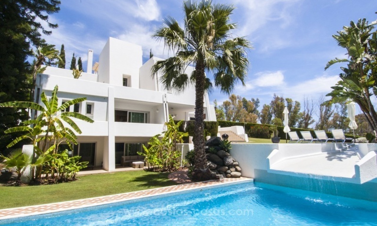 Eerstelijn golf design villa te koop in Nueva Andalucia, Marbella 3