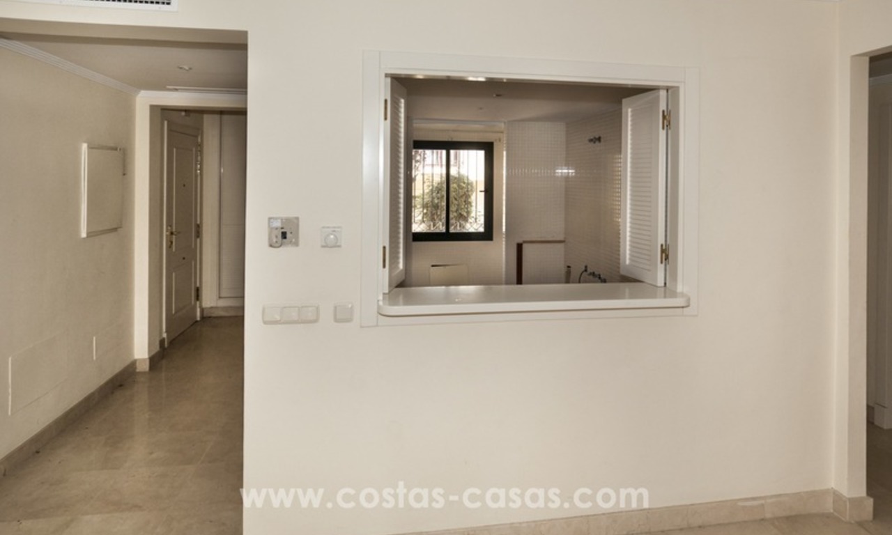 Koopje! Appartement te koop in Nueva Andalucia op loopafstand van alle voorzieningen en Puerto Banus in Marbella 6