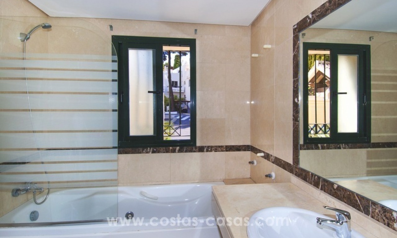 Koopje! Appartement te koop in Nueva Andalucia op loopafstand van alle voorzieningen en Puerto Banus in Marbella 8