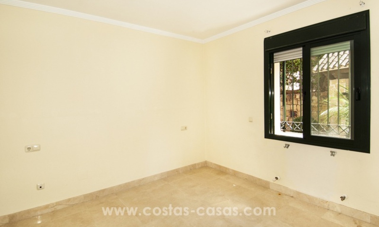 Koopje! Appartement te koop in Nueva Andalucia op loopafstand van alle voorzieningen en Puerto Banus in Marbella 9