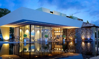 Nieuwe design villa´s aan de golfbaan in Nueva Andalucia te Marbella 0