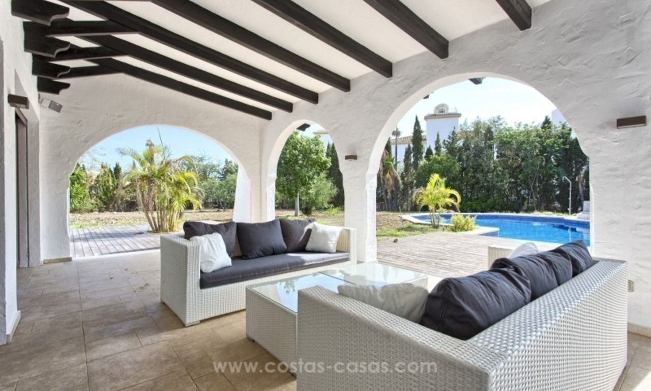 Villa te koop in een moderne andalusische stijl in Nueva Andalucia te Marbella 8
