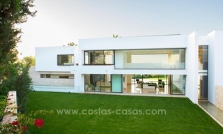 Nieuwe ultra moderne villa te koop op de Golden Mile in Sierra Blanca te Marbella 2