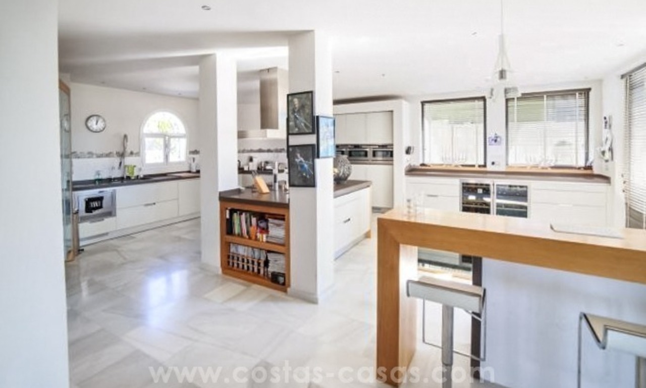 Designer golf villa te koop in Nueva Andalucia, Marbella 16