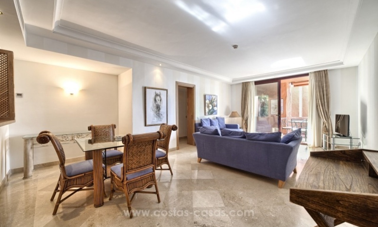 Appartement te koop met zeezicht in de private wing van Hotel Kempinski, Estepona – Marbella 11