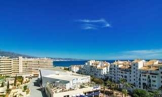Centraal gelegen appartement te koop met zeezicht in Puerto Banus, Marbella 2