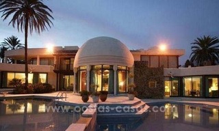 Beachfront paleis - eerstelijnstrand villa te koop op de Golden Mile in Marbella 4